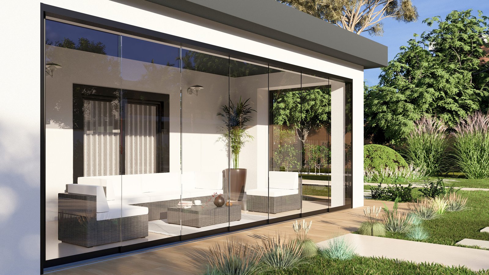 Glazen schuifwand 7-rail in zwart (RAL9005) met helder glas voor een veranda of overkapping.
