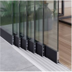 Helder glas voor een glazen schuifwand van Four Seasons Garden.
