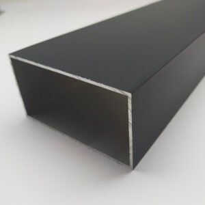 Funderingskoker van 10 x 5 cm voor de montage van een glazen schuifwand.